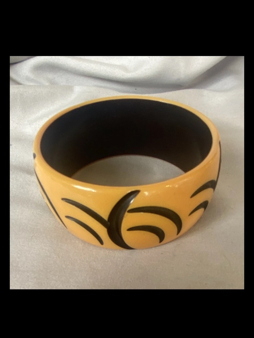Vintage Bakelite Butterscotch with Black Palm Leaf Bangle Bracelet tested